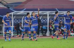 开云足球直播-上港客场逆转，球员们士气高昂