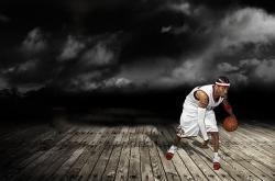 开云体育-那一刻，他扛起了整个世界—詹姆斯在NBA总决赛之夜的终极救赎