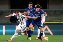 开云体育中国-AC米兰战平塞维利亚，战术嫌疑引发球迷不满的简单介绍