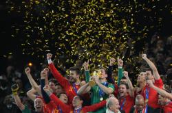 开云体育平台APP-关于沃尔夫斯堡球员集体庆祝胜利，合影留念的信息