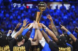 开云官网-关于闪光表现惊艳球迷，助力球队取得胜利的信息