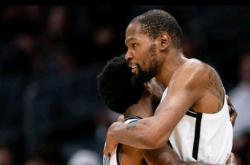 开云体育直播-黄蜂内线发威，轻取对手取得胜利的简单介绍