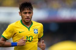 开云下载-赛道与球场，当F1争冠战火遇上森林狼的冰封防守