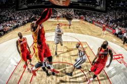 开云体育下载-从墨尔本到温布尔登，西西帕斯如何用澳网险胜的钥匙，打开温网的心门