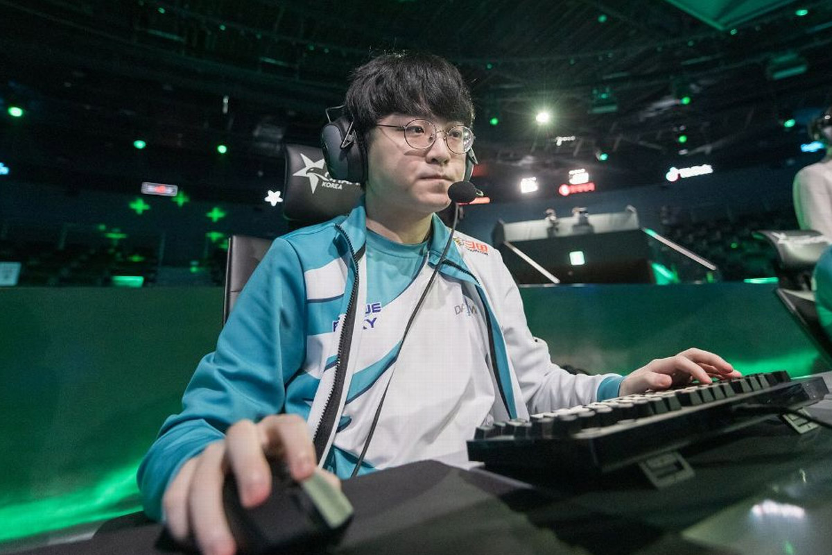 关于RNG绝地反击100T，ShowMaker惊艳世界的信息