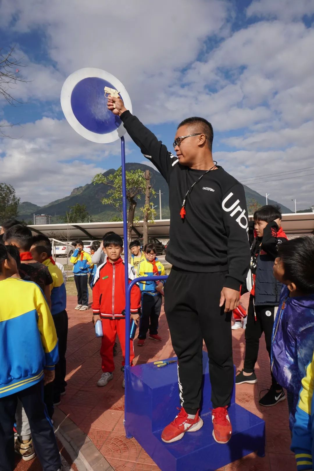 南非运动员意气风发,斩获亚军殊荣 南非运动员意气风发,斩获亚军殊荣