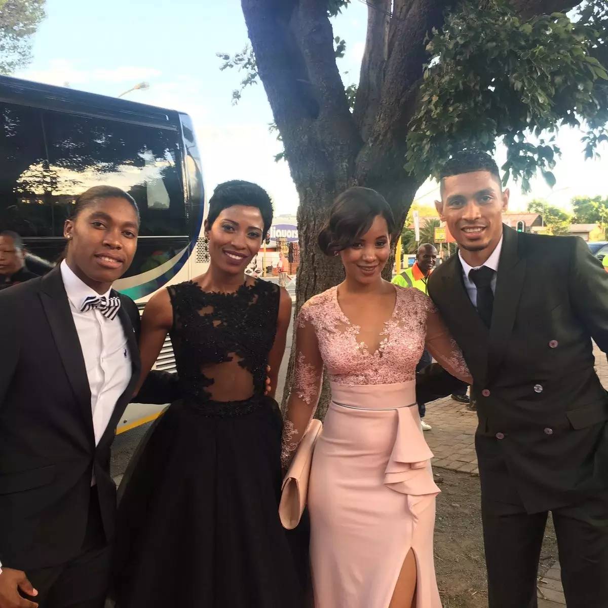 南非运动员意气风发,斩获亚军殊荣 南非运动员意气风发,斩获亚军殊荣