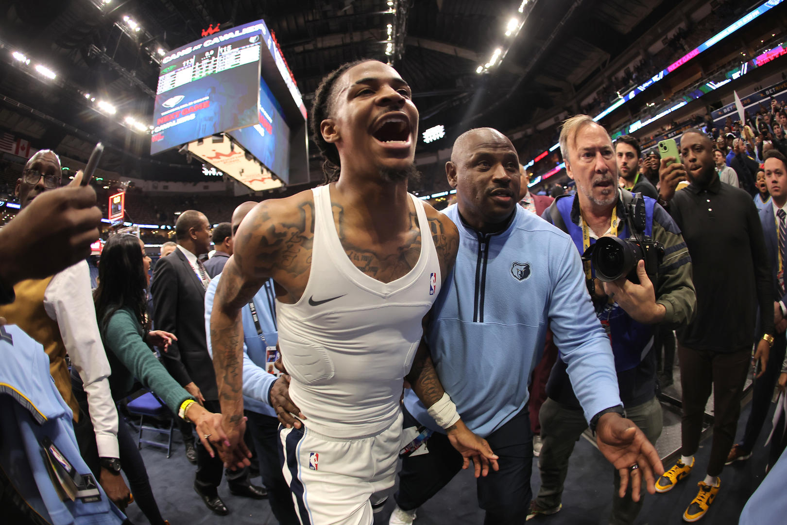 菲律宾男篮完胜勇士B队，莫兰特惊艳世界