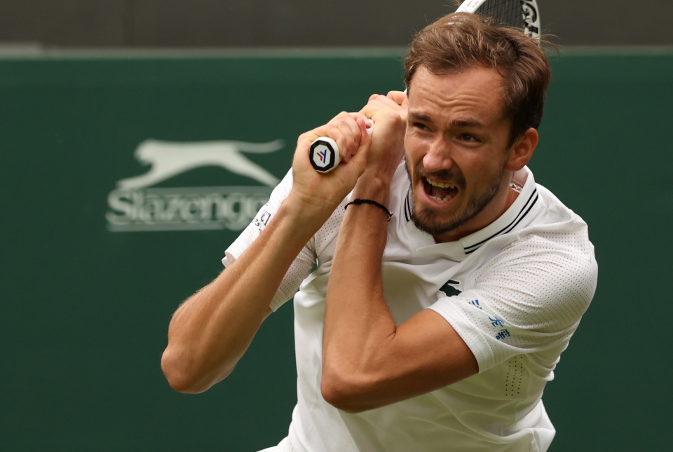 法国网球队爆冷美国网球队,梅德韦杰夫三分雨点燃全场的简单介绍 法国网球队爆冷美国网球队,梅德韦杰夫三分雨点燃全场的简单介绍