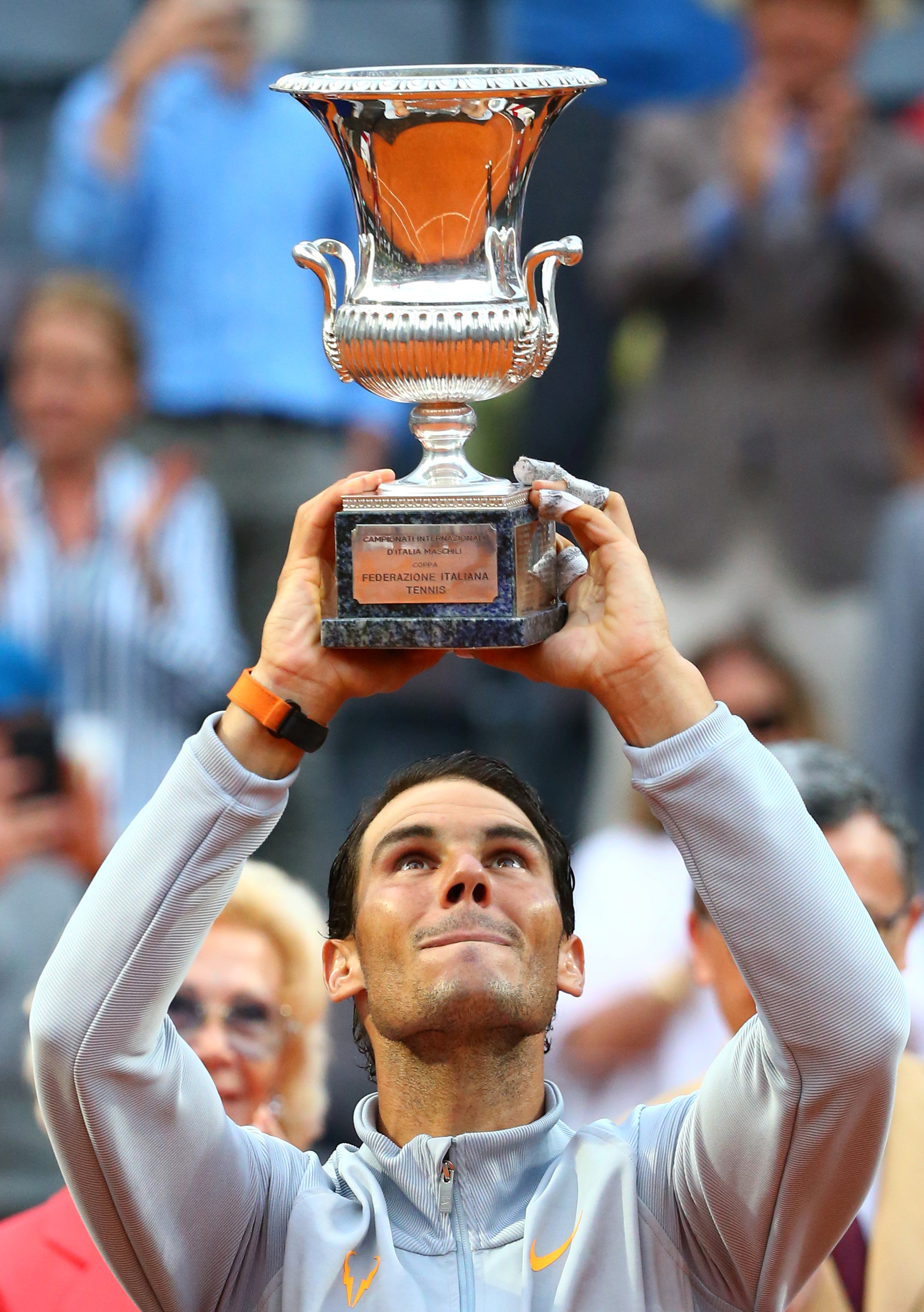 意大利网球队碾压西班牙网球队，纳达尔关键制胜