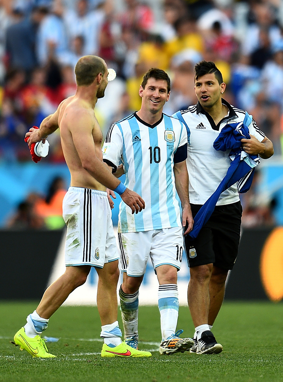 关于意大利血洗阿根廷，阿奎罗制霸全场的信息