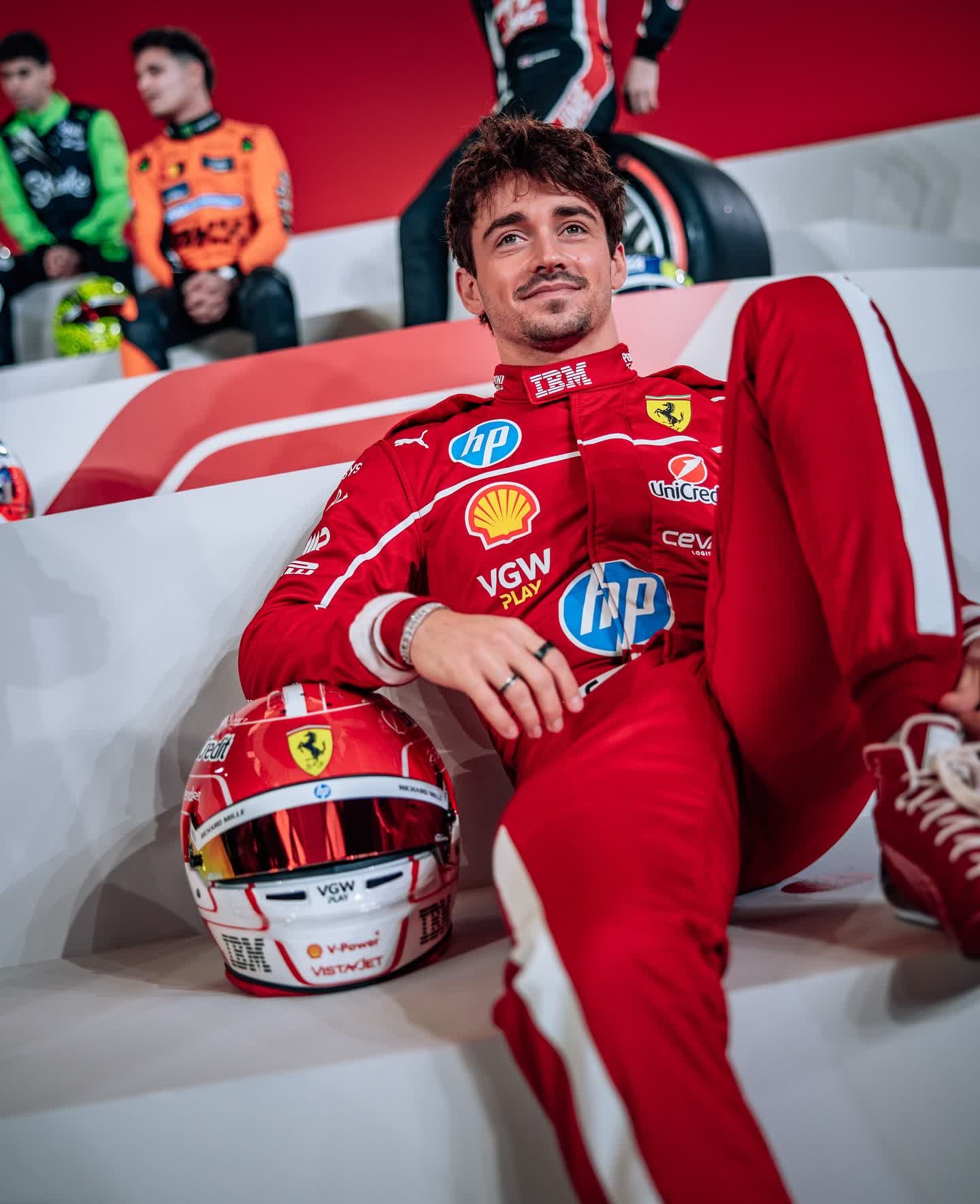 包含红牛二队逆转威廉姆斯，汉密尔顿点燃赛场的词条