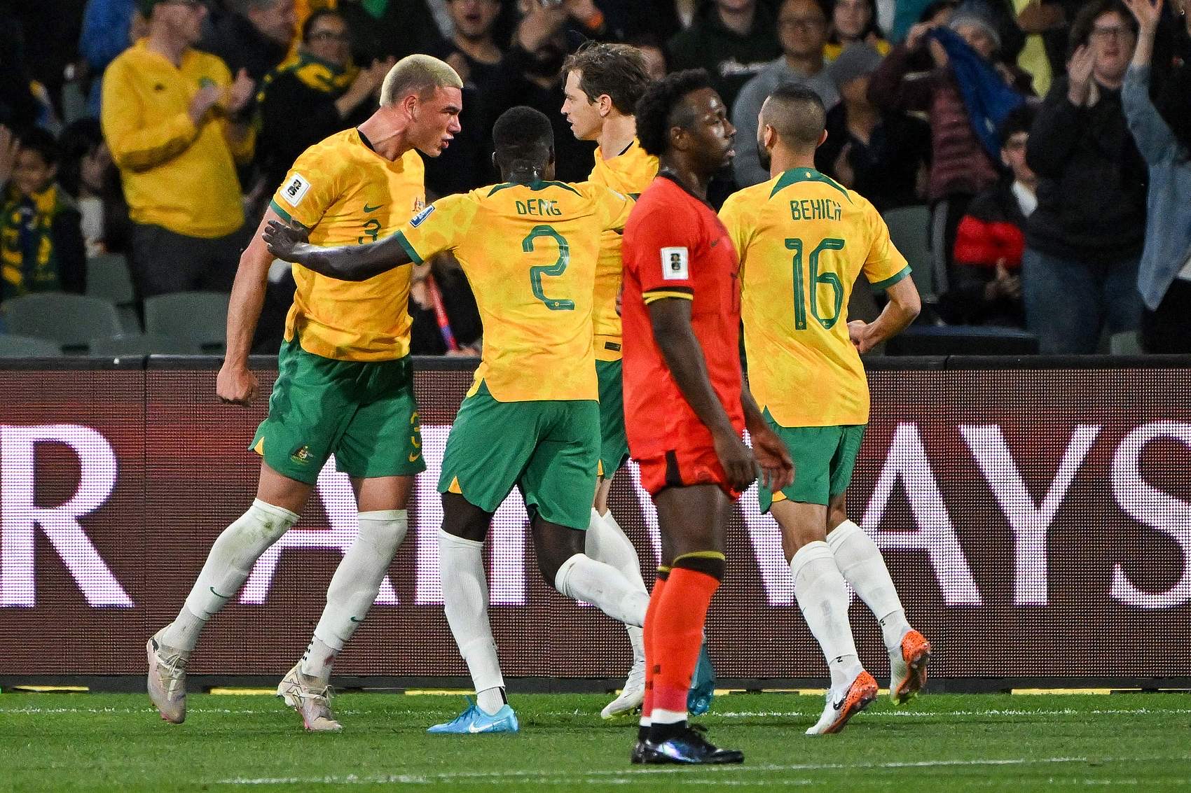 英格兰战澳大利亚，险胜晋级成功的简单介绍