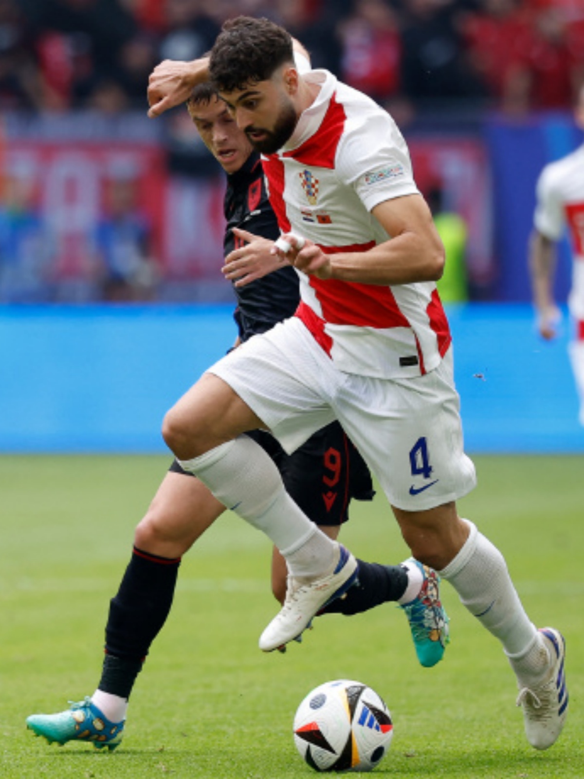 克罗地亚主场小胜希腊，小组领跑