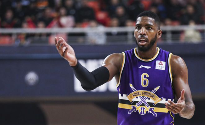 外援率先突破，东部球队领先一步