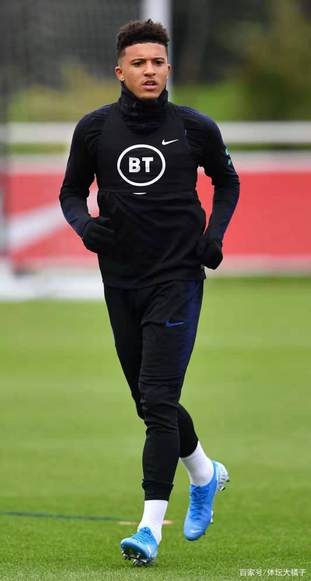 包含墨西哥小将崭露头角，明日之星引人注目的词条