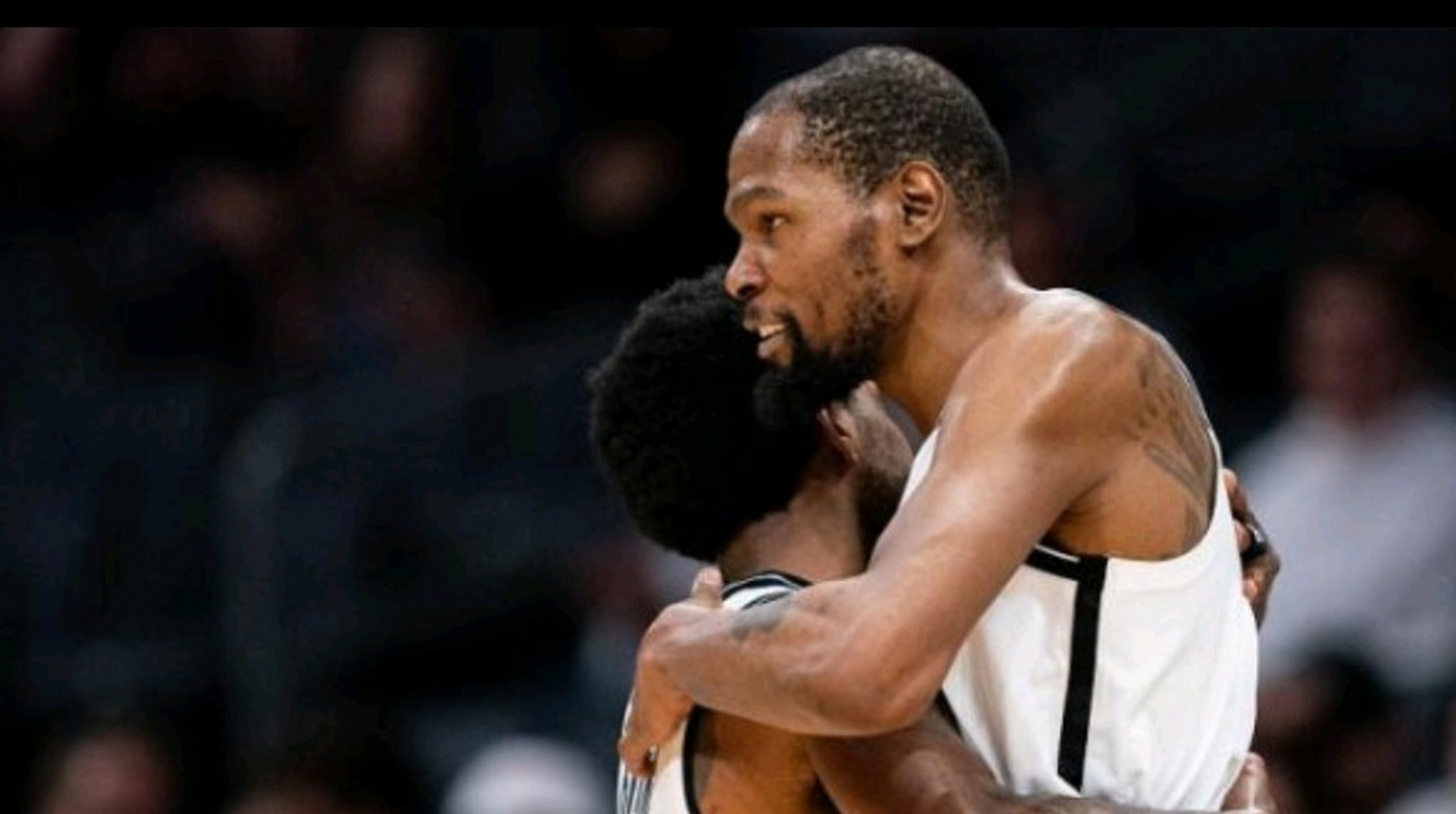 黄蜂内线发威，轻取对手取得胜利的简单介绍