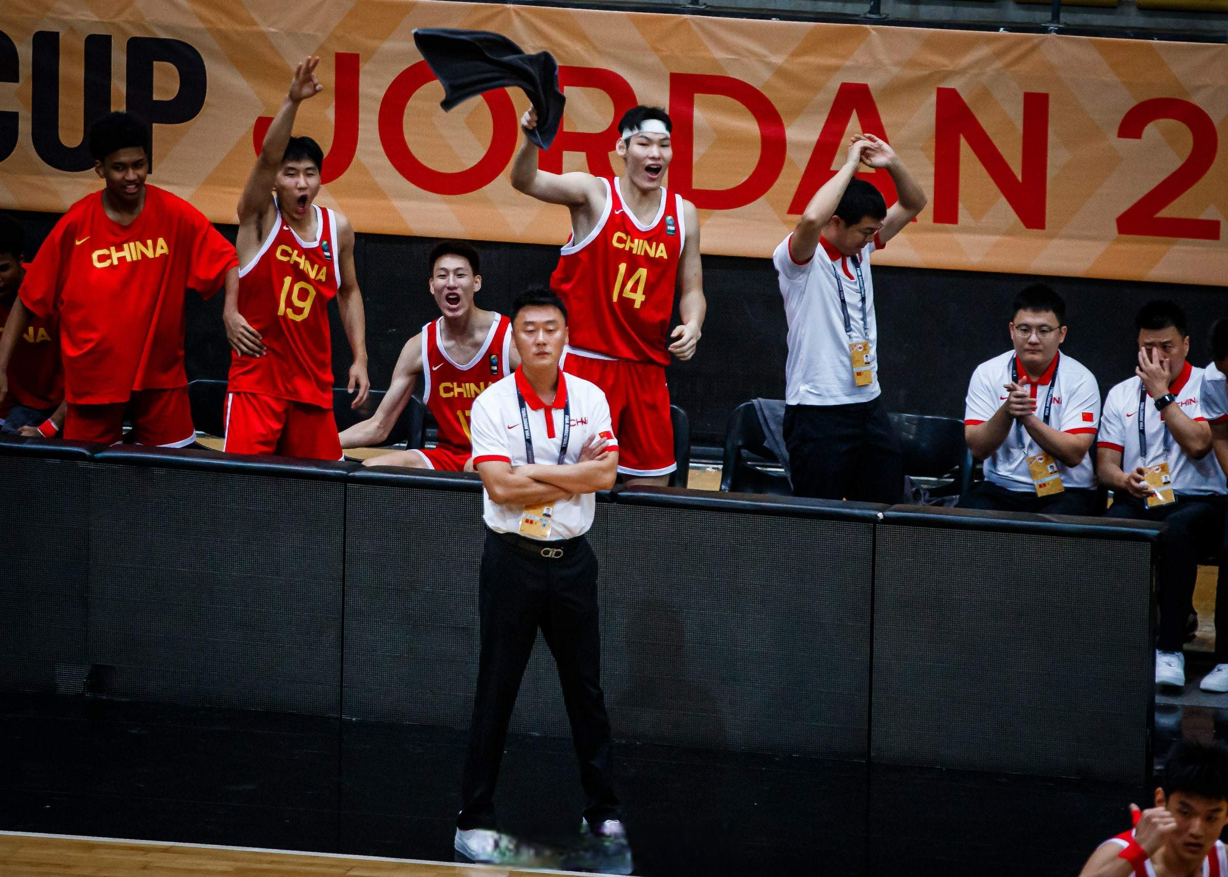 中超劲旅为荣誉而战，备战重要赛事的简单介绍