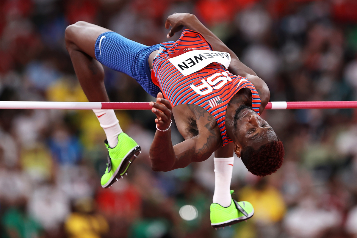 运动员的力量和毅力在赛场上展露无遗 运动员的力量和毅力在赛场上展露无遗