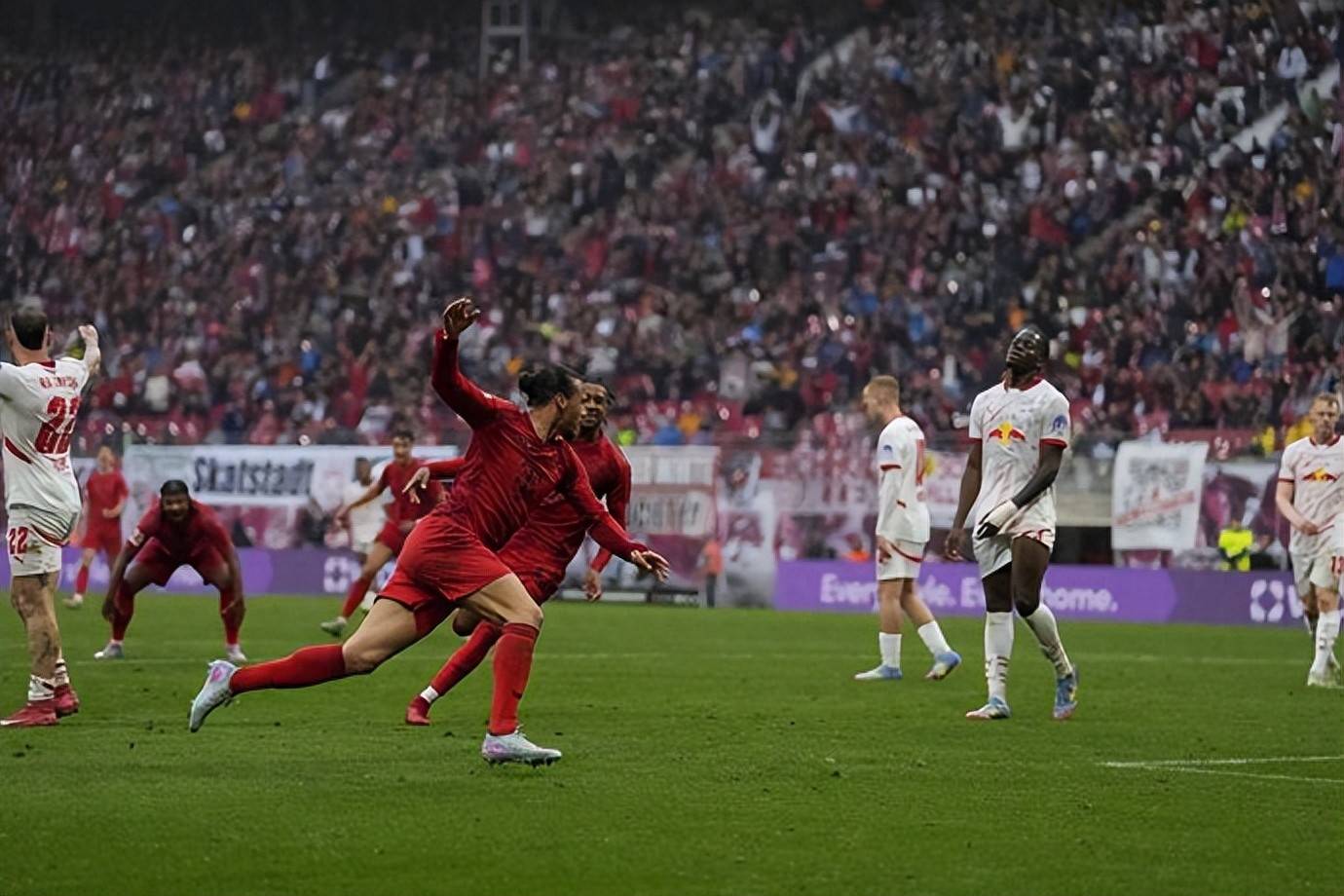 包含曼联翻盘莱比锡红牛,萨内绝境逆转的词条 包含曼联翻盘莱比锡红牛,萨内绝境逆转的词条