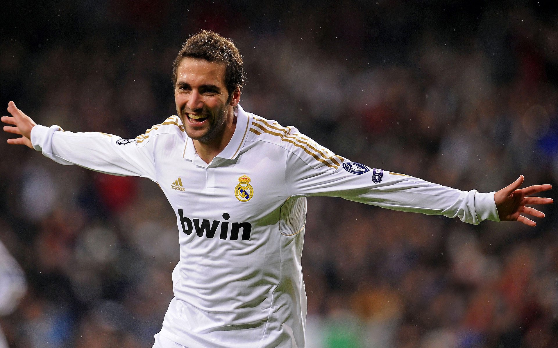 钢铁之心与艺术之魂,加维的不手软如何定义欧联杯的终极对决